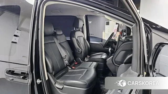 Hyundai Staria 2022 Черный из Кореи, фото 3