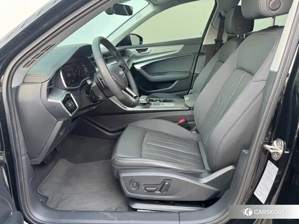 Audi A6 2025 Черный из Китая, фото 4