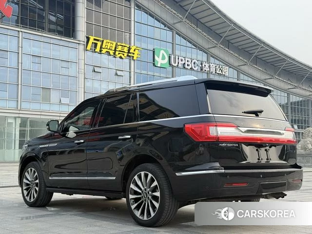 Lincoln Navigator 2018 Черный из Китая, фото 3