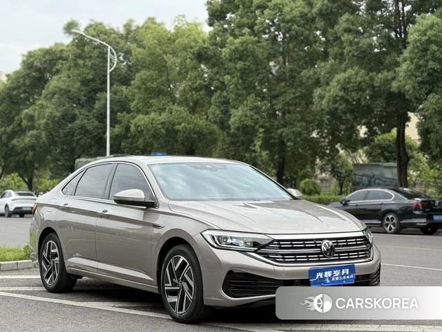 Volkswagen Sagitar 2024 Серебристо-серый из Китая, фото 3