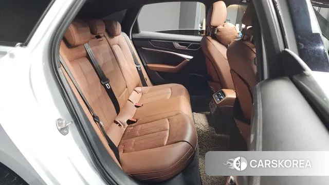 Audi A6 (C8) 2023 Белый из Кореи, фото 3