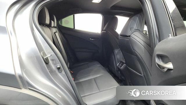 Lexus UX250h 2020 Серый из Кореи, фото 3