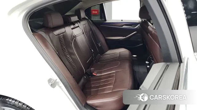 BMW 5 Series (G30) 2023 Белый из Кореи, фото 3