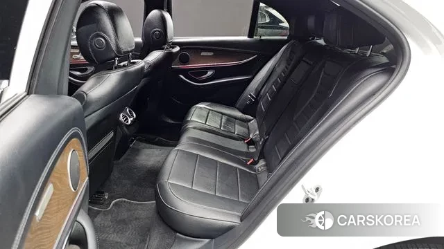 Mercedes-Benz E-Class W213 2021 Белый из Кореи, фото 3