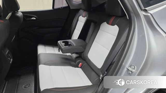 Chevrolet (GM Daewoo) Trax Crossover 2024 Серебристо-серый из Кореи, фото 3