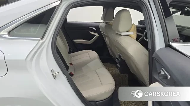 Audi A3 (8Y) 2023 Белый из Кореи, фото 3