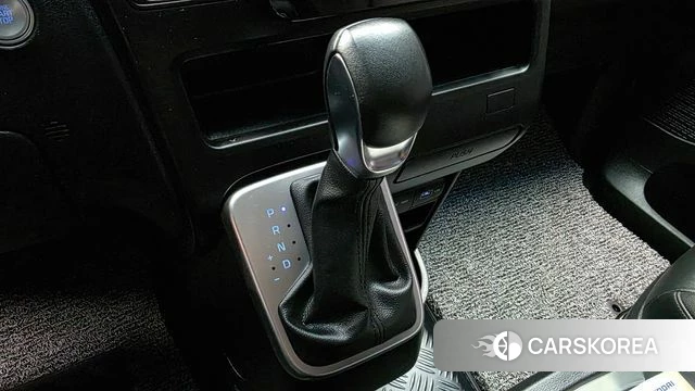 Hyundai Staria 2023 Серебряный из Кореи, фото 3