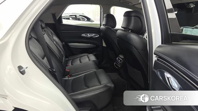 Genesis GV70 2023 Белый из Кореи, фото 3