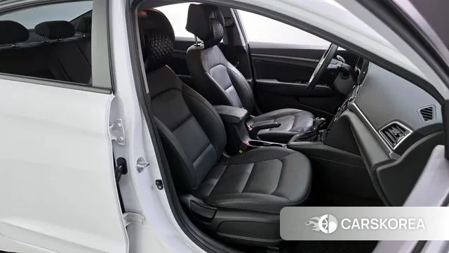 Hyundai Avante AD 2018 Белый из Кореи, фото 3