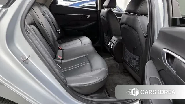 Hyundai Sonata D Edge Hybrid (DN8) 2023 Серебряный из Кореи, фото 3