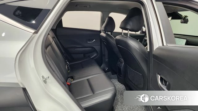 Hyundai Kona (SX2) 2023 Белый из Кореи, фото 3