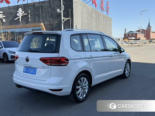 Volkswagen Touran L 2021 Белый из Китая, фото 3