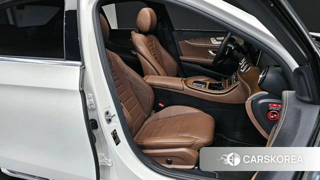 Mercedes-Benz E-Class W213 2022 Белый из Кореи, фото 3