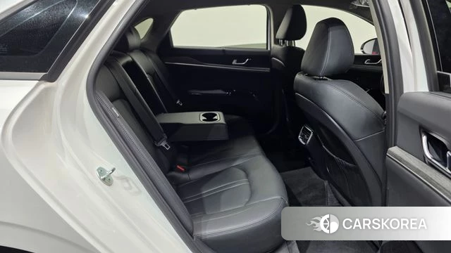 Kia The New K5 3rd generation 2023 Белый из Кореи, фото 3