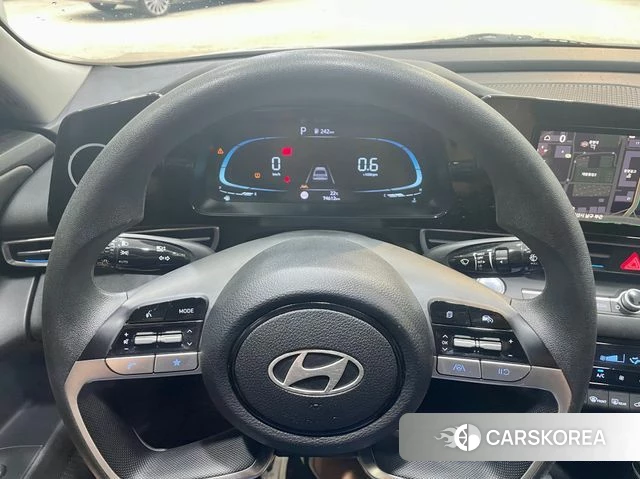 Hyundai The New Avante (CN7) 2023 Белый из Кореи, фото 3