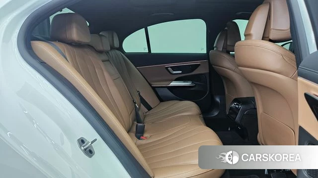 Mercedes-Benz E-Class W214 2025 Белый из Кореи, фото 3