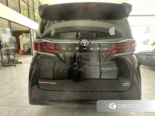 Toyota Elfa 2026 Черный из Китая, фото 3
