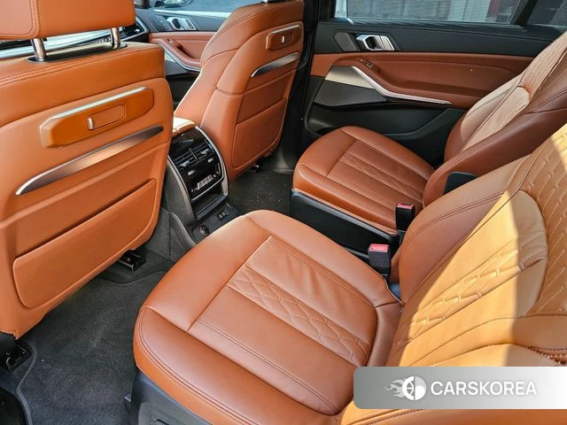 BMW X7 (G07) 2025 Серебристо-серый из Кореи, фото 3