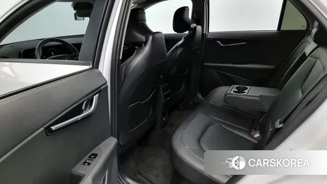 Kia Di Ol Nu Niro 2023 Белый из Кореи, фото 3