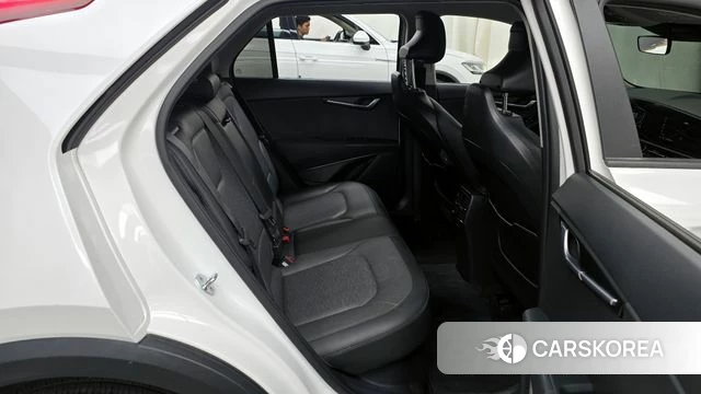 Kia Di Ol Nu Niro 2022 Белый из Кореи, фото 3