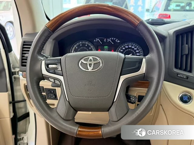 Toyota Land Cruiser (imported) 2019 Белый из Китая, фото 3