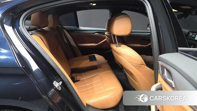 BMW 5 Series (G30) 2018 Черный из Кореи, фото 3