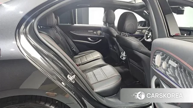 Mercedes-Benz E-Class W213 2023 Черный из Кореи, фото 3