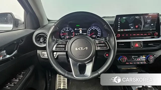 Kia The New K3 2nd generation 2023 Белый из Кореи, фото 3