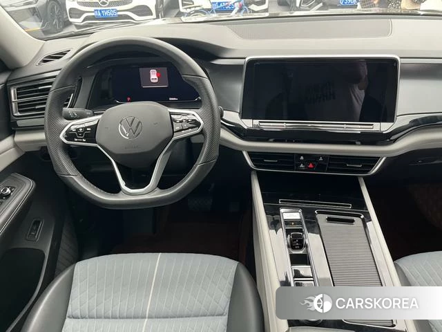 Volkswagen Tourang 2023 Черный из Китая, фото 3