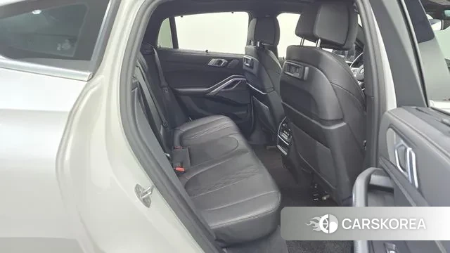 BMW X6 (G06) 2023 Белый из Кореи, фото 3