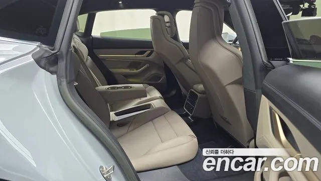 Porsche Taycan 2023 Серебряный из Кореи, фото 3