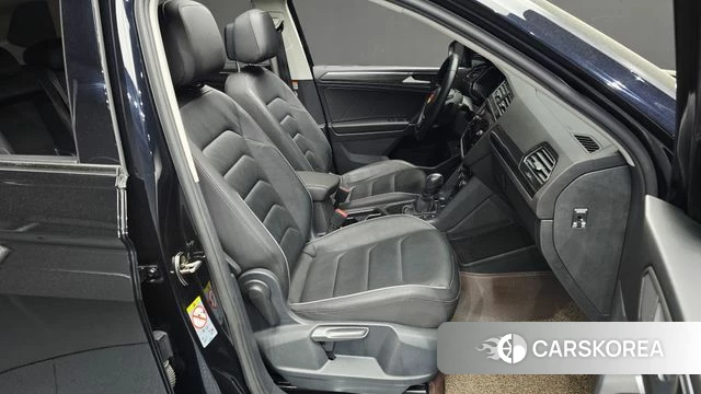 Volkswagen Tiguan Allspace 2020 Черный из Кореи, фото 3