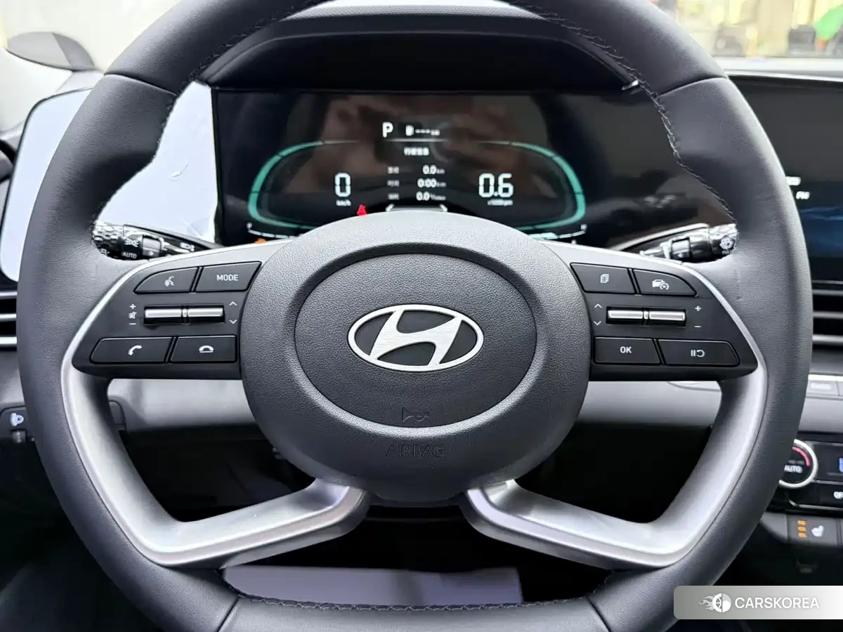 Hyundai Elantra 2024 Silver/gray из Китая, фото 3