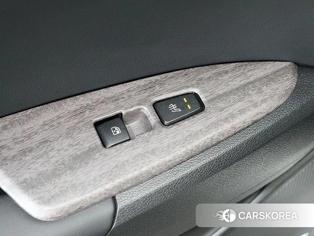 Kia Sportage 5th Generation Hybrid 2023 Белый из Кореи, фото 3