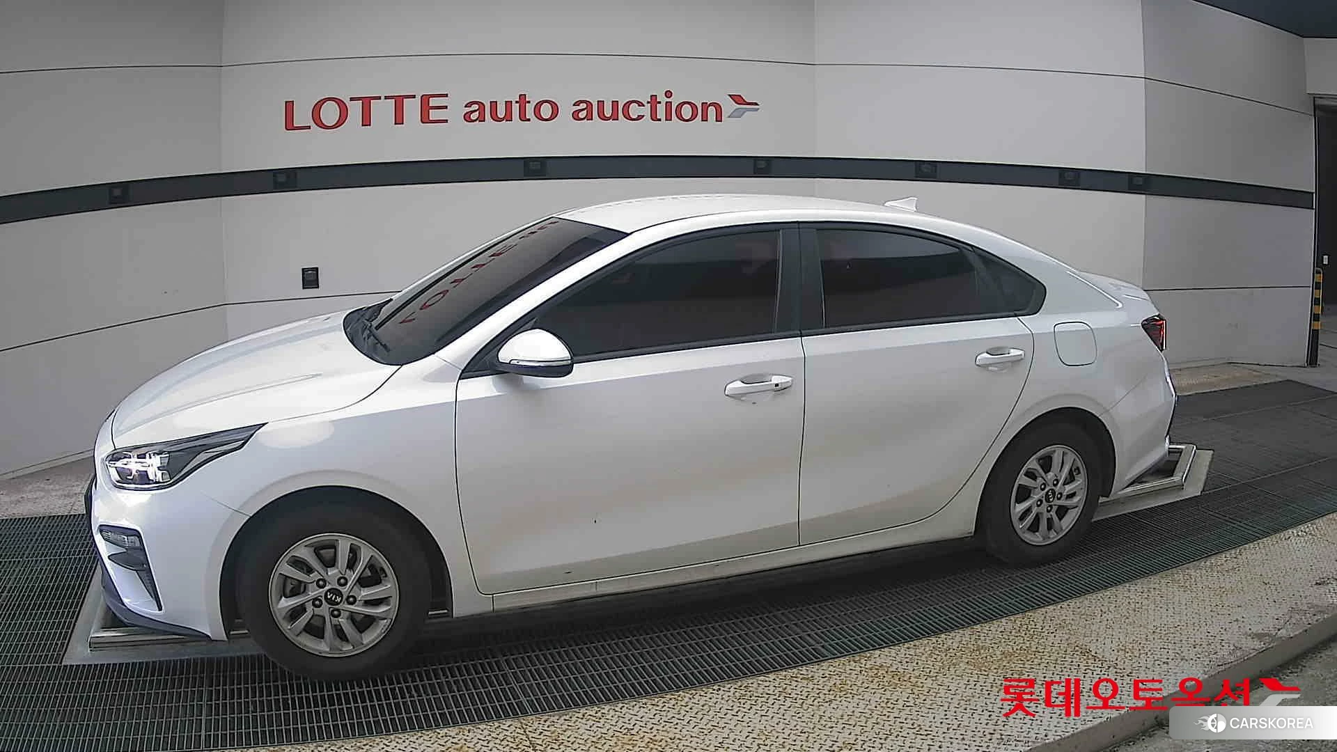 Kia K3 2020 Snow White Pearl из Кореи, фото 3