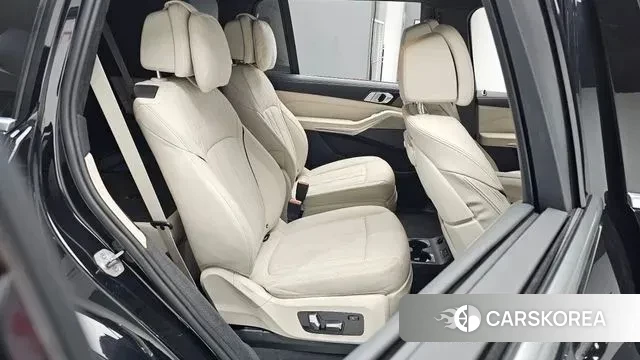 BMW X7 (G07) 2023 Черный из Кореи, фото 3