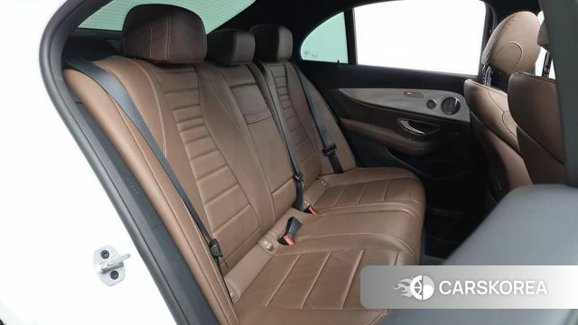 Mercedes-Benz E-Class W213 2021 Белый из Кореи, фото 3