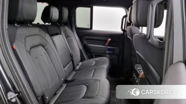 Land Rover Defender (L663) 2024 Серый из Кореи, фото 3