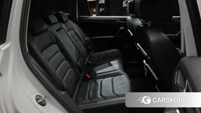 Volkswagen Tiguan second Generation 2018 Белый из Кореи, фото 3