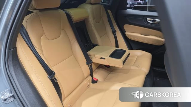 Volvo XC60 second Generation 2021 Серый из Кореи, фото 3