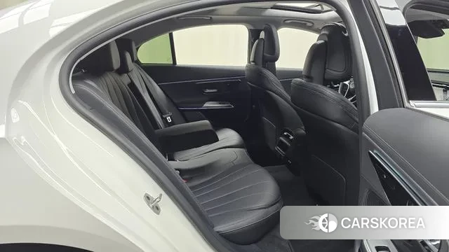 Mercedes-Benz E-Class W214 2024 Белый из Кореи, фото 3