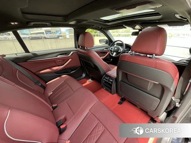 BMW 5 series 2022 Черный из Китая, фото 3