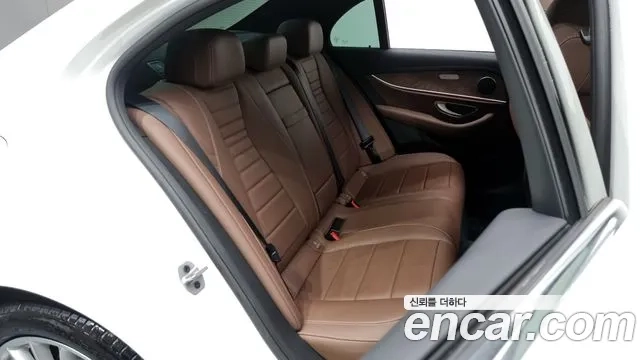 Mercedes-Benz E-Class W213 2022 Белый из Кореи, фото 3