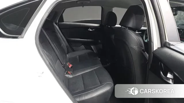 Kia The New K3 2nd generation 2021 Белый из Кореи, фото 3