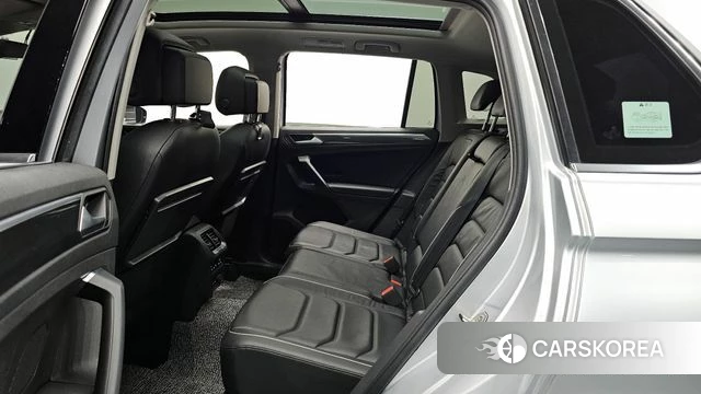 Volkswagen Tiguan second Generation 2020 Серебряный из Кореи, фото 3