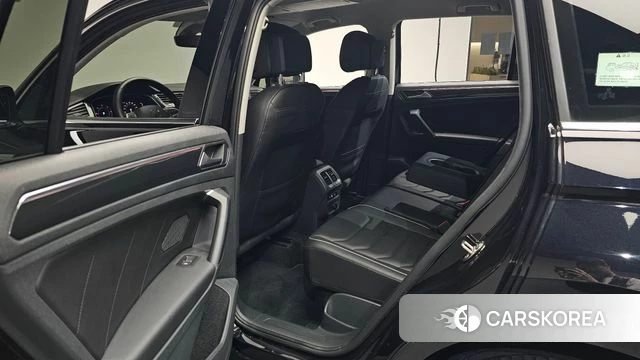 Volkswagen Tiguan second Generation 2022 Черный из Кореи, фото 3