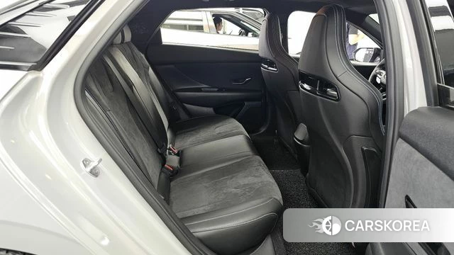 Hyundai Avante (CN7) 2021 Серебристо-серый из Кореи, фото 3