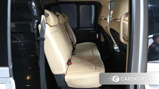 Hyundai Staria 2023 Белый из Кореи, фото 3