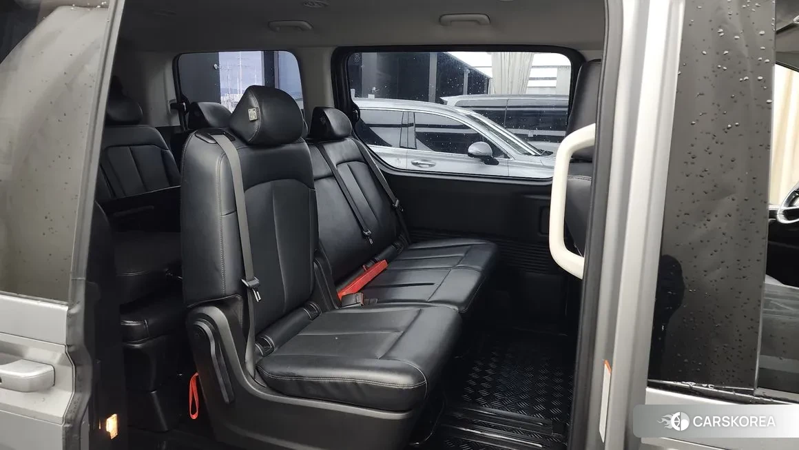 Hyundai Staria 2022 Серебряный из Кореи, фото 3