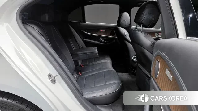 Mercedes-Benz E-Class W213 2022 Белый из Кореи, фото 3